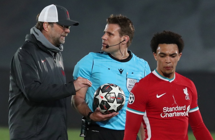 体育博弈中的“资金伪装”：散户如何被制造成多数？（体育博弈的资金伪装术：散户多数从何而来？）