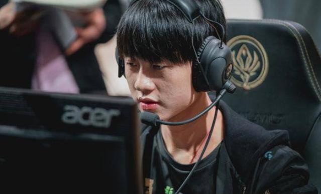 PARIVISION 晋级 StarLadder Budapest Major 2025 第三阶段，而 Fnatic 被淘汰出局